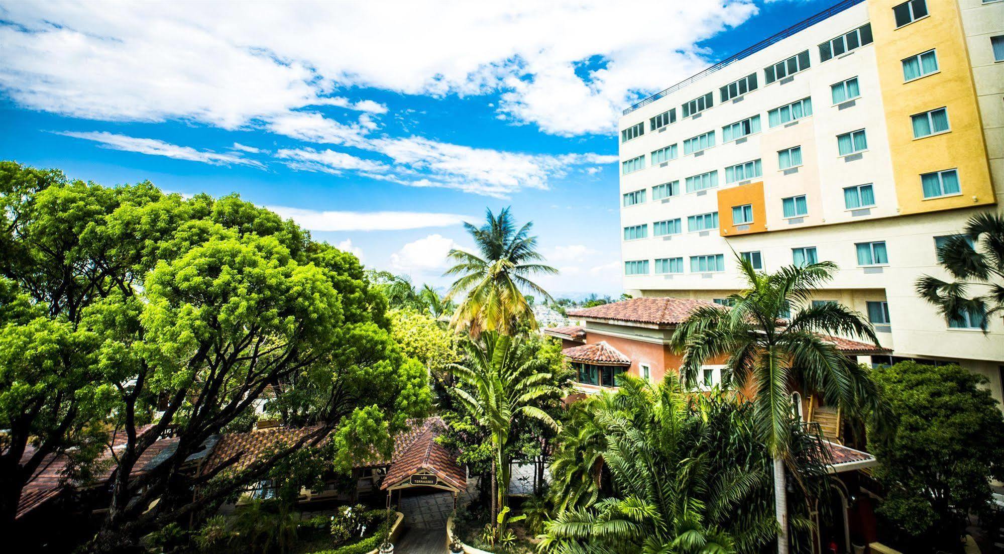 Hotel Royal Oasis (Adults Only) Port-au-Prince Buitenkant foto